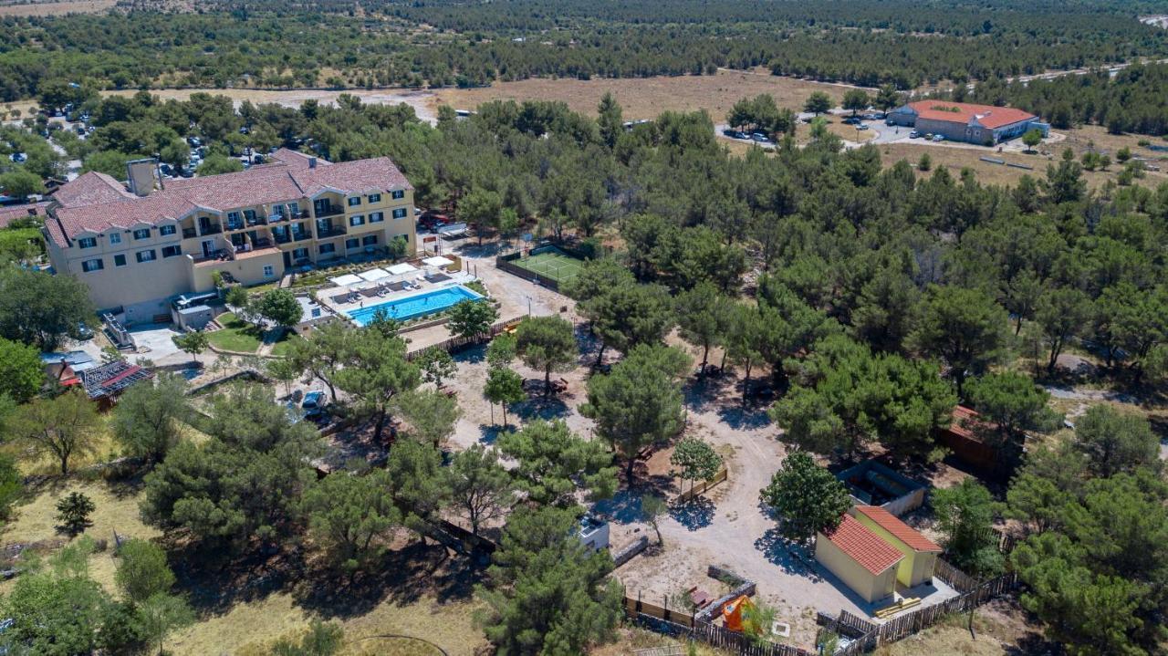 Camping Vrata Krke Hotell Lozovac Exteriör bild